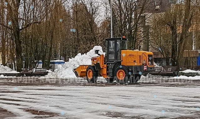 За минувшие выходные с улиц Брянска вывезли свыше 900 тонн снега