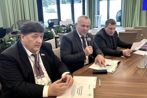 Председатель парламента брянского региона Валентин Суббот участвует в Совете законодателей РФ