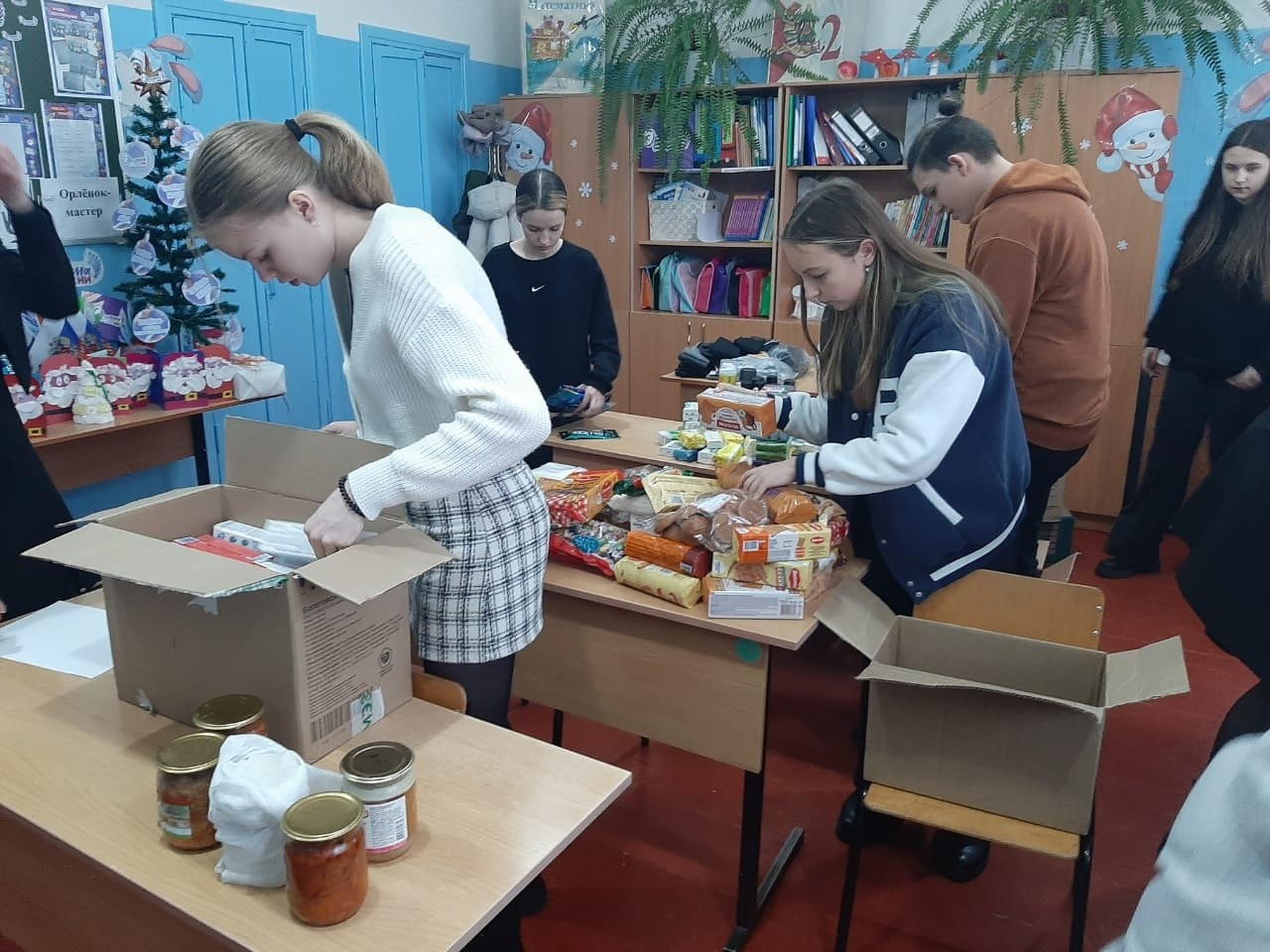 Волонтёрский штаб #МЫВМЕСТЕ в брянской Красной Горе продолжает свою работу