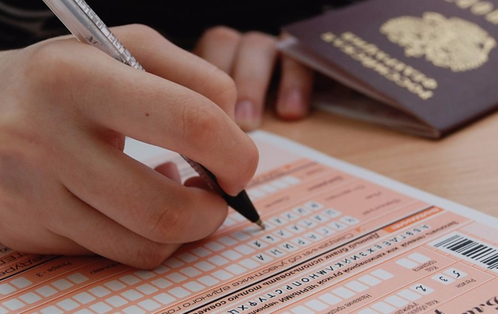 Выпускникам брянской Красногорщины и их родителя об изменениях ЕГЭ-2025 по русскому языку