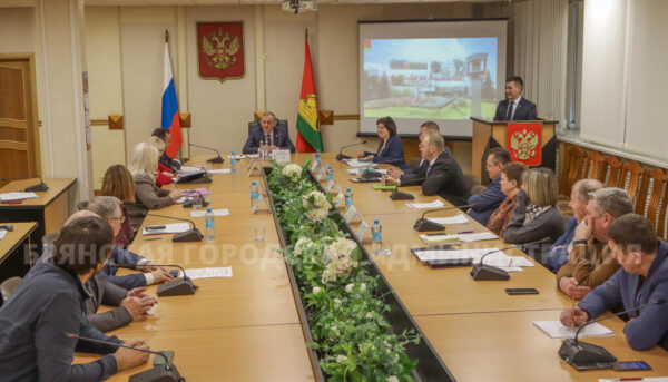 Все школы Фокинского района Брянска оснастили современными спортплощадками