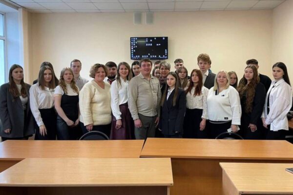 С Брянске состоялась встреча ветерана боевых действий Олега Куликова со студентами