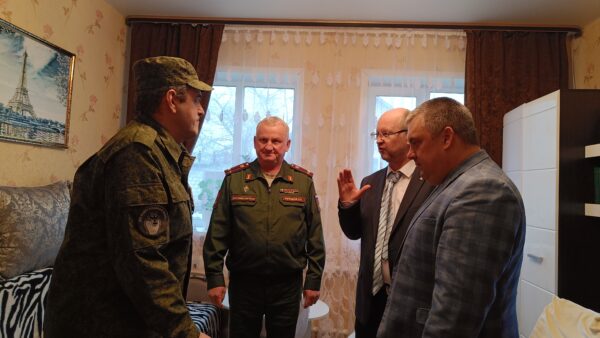 Бойцу спецоперации из брянского Новозыбкова вручили орден Мужества