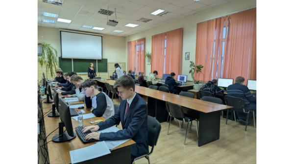 Семиклассник из лицея №2 Брянска победил на олимпиаде по информатике