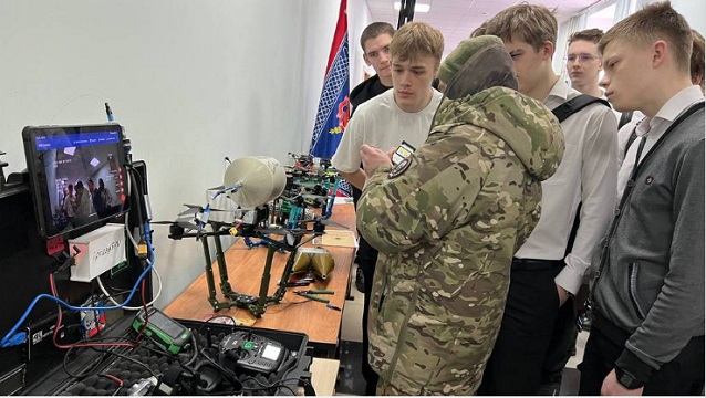 Бойцы  «БАРС-Брянск» в БГТУ  провели выставку технических средств и беспилотников