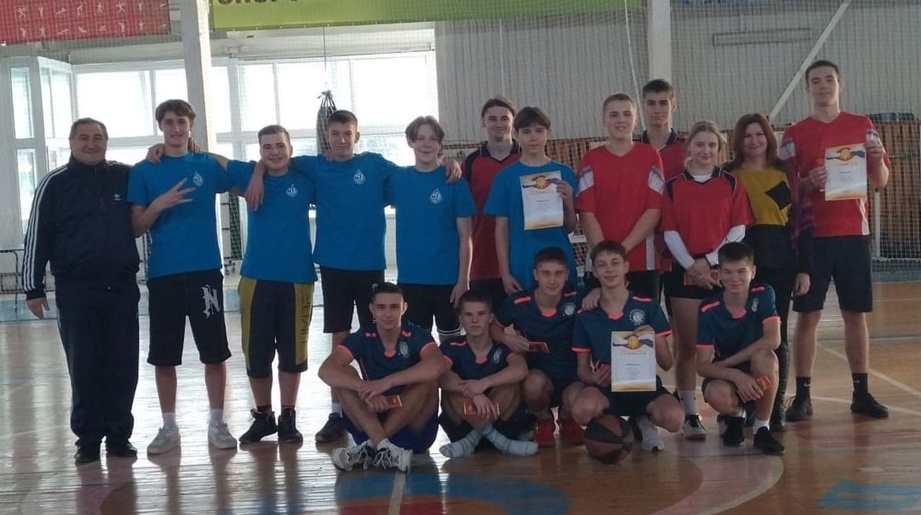 Новогодние каникулы в спортивном духе: жители Красногорского района Брянщины активно провели выходные