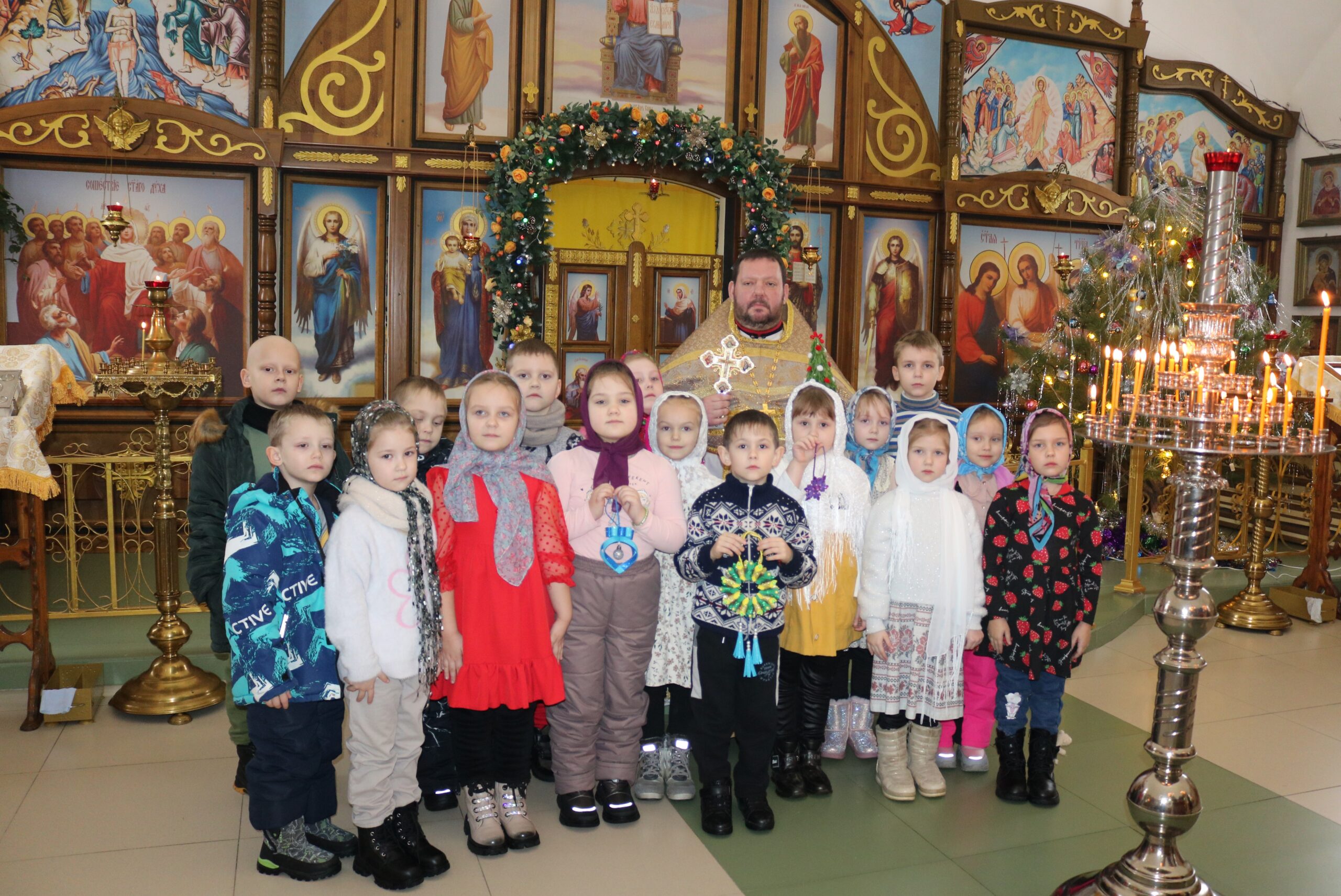 Воспитанники детского сада «Радуга» посетили храм во Имя Святой Троицы брянской Красной Горы