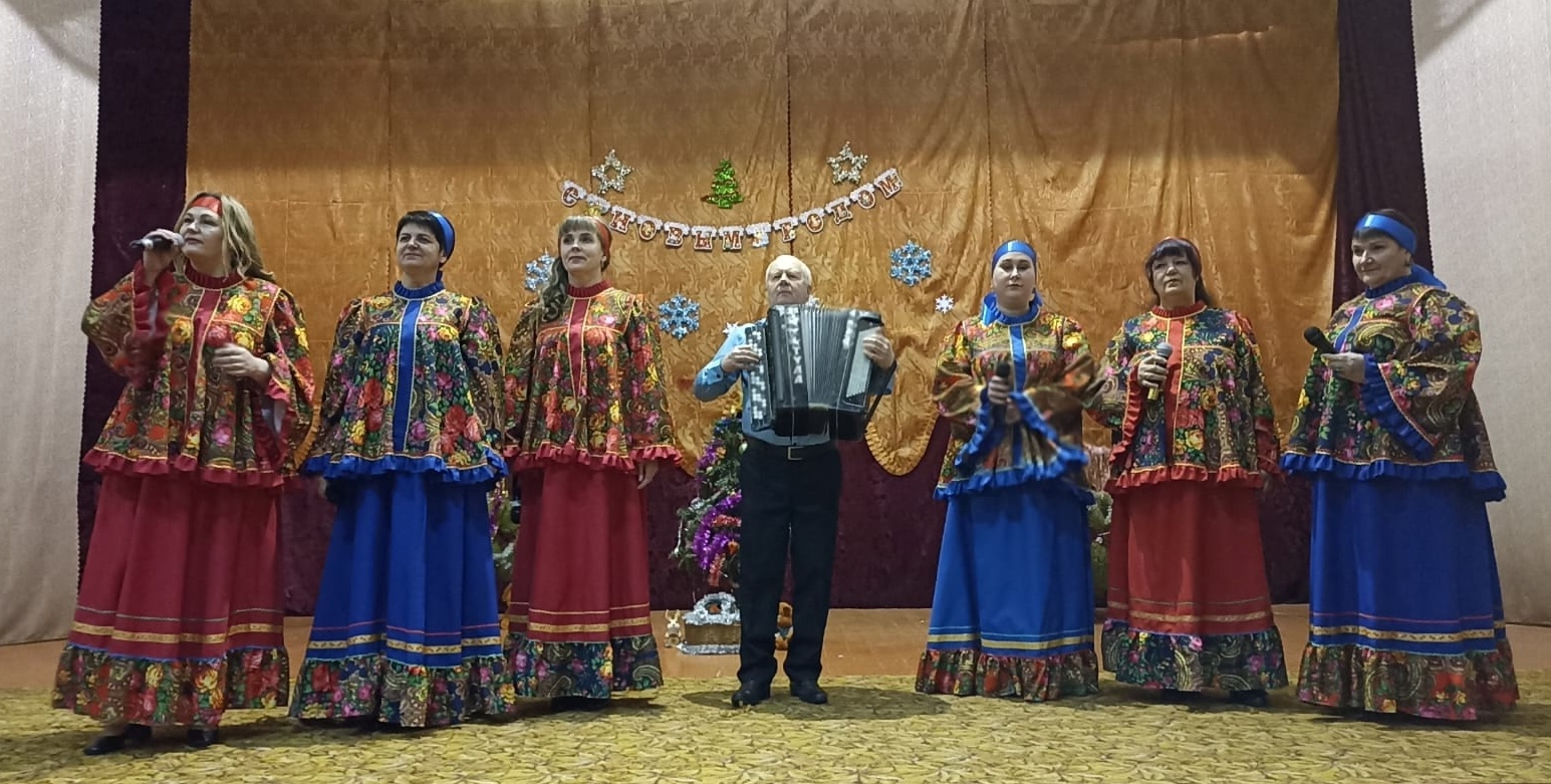 С праздничным концертом по брянской Красногорщине