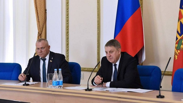 Брянский губернатор Александр Богомаз провел совещание с руководителями строительных организаций