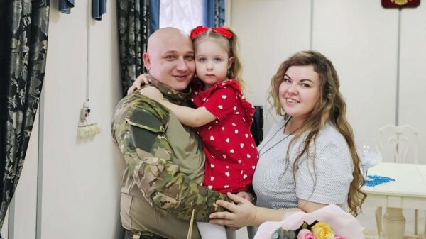 В Брянске зарегистрировали брак участника спецоперации с его возлюбленной