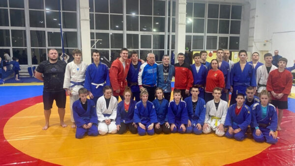 Герои спецоперации провели мастер-класс для брянских борцов