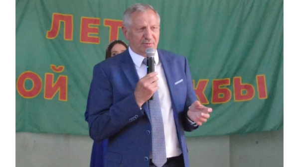 Главу Стародубского округа Брянщины Александра Подольного наградили медалью «За отвагу на пожаре»