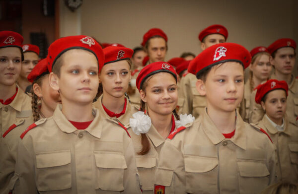 89 школьников Бежицкого района Брянска приняли в ряды «Юнармии»