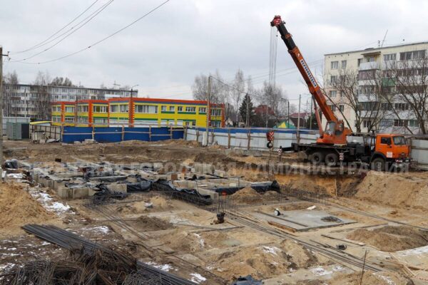 Белорусы строят второй дом с квартирами для брянских детей — сирот