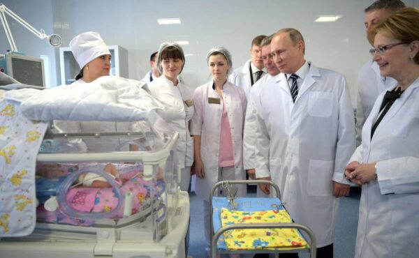 Губернатор брянского региона Александр Богомаз поблагодарил Владимира Путина за перинатальный центр