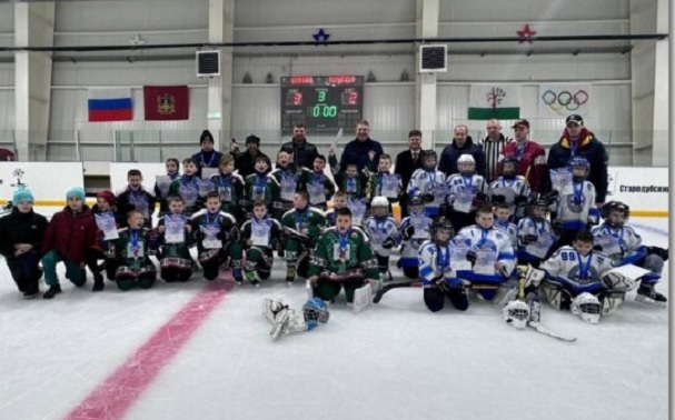 Юные хоккеисты из брянского Стародуба одержали победу в финале всероссийских соревнований