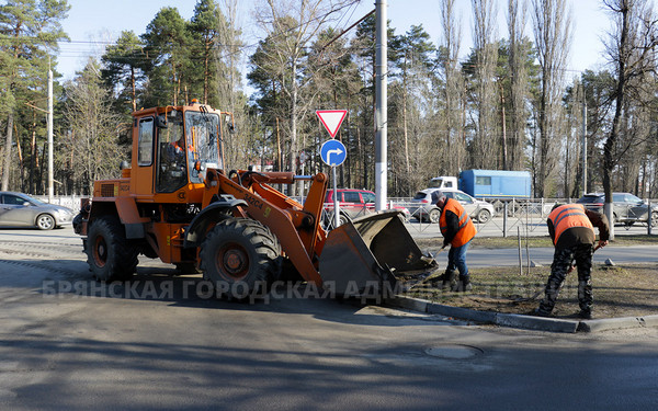 С улиц Брянска убрали свыше 530 тонн песка