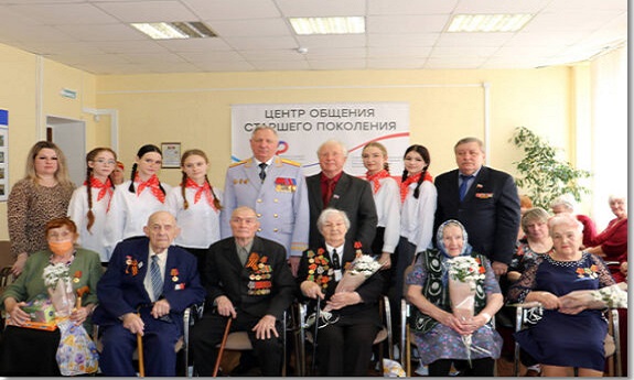 В Стародубе брянского региона торжественно вручили юбилейные медали в честь 80-летия Великой Победы