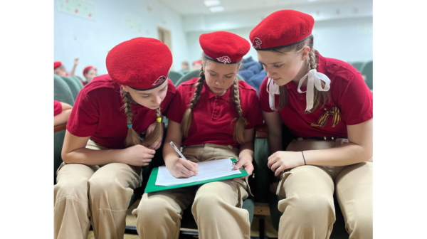 Более 1,4 тыс. школьников из Брянска стали юнармейцами