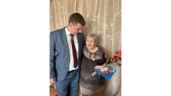 В Климовском районе Брянщины ветеранам вручили медали к 80-й годовщине Великой Победы 