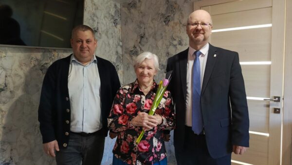  Женщин-ветеранов брянского Новозыбкова поздравили с праздником 8 Марта