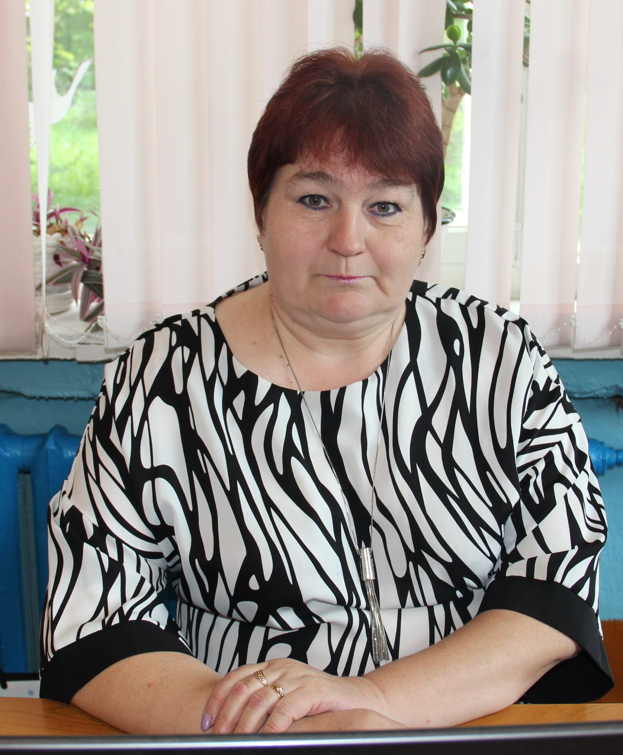 Валентина Петровна Боровик, директор Макаричской основной общеобразовательной школы Красногорского района Брянщины считает, что добровольцы наряду с военными добиваются поставленных целей СВО