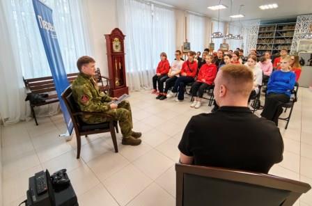 В рамках ведомственной акции «Дни Росгвардии» прошел круглый стол со школьниками