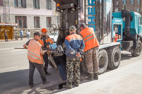 Обновленную площадь Ленина в Брянске уже начали украшать ко Дню Великой Победы