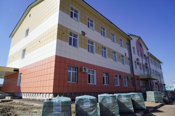 Глава Брянщины проинспектировал ход работ в здании консультативно-диагностического поликлинического центра Почепской райбольницы