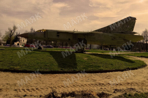 В Новозыбкове брянского региона стартовало благоустройство сквера с самолетом