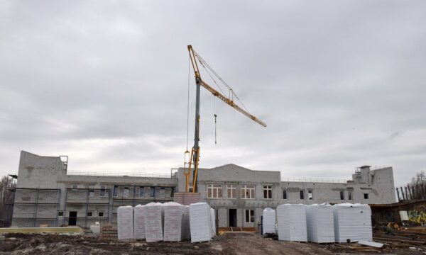 Ход строительства дворца зимних видов спорта в с. Глинищево Брянского района проконтролировал губернатор Александр Богомаз