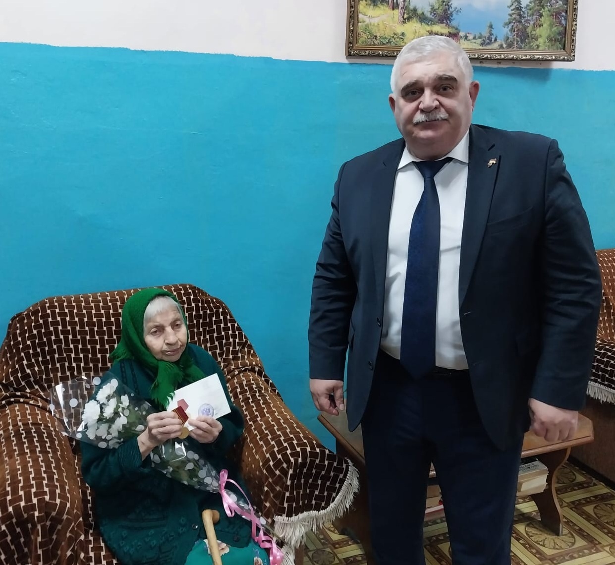 В брянской Красной Горе вручил юбилейные медали