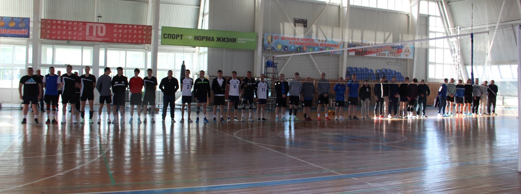 В брянской Красной Горе проходит международный турнир по волейболу имени Героя Советского Союза И.Н. Лысенко