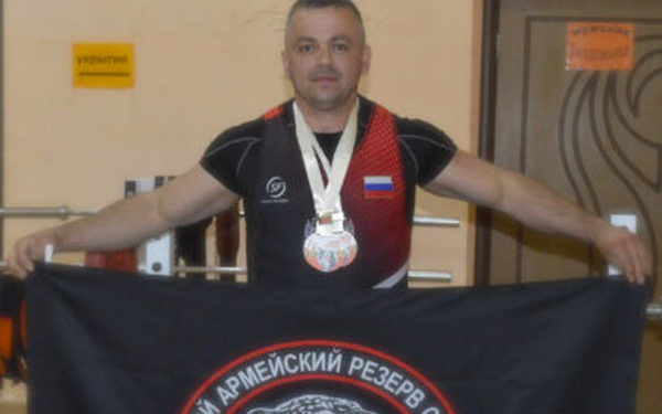 Житель Сельцо Андрей Денищенков пошел по стопам отца и вступил в ряды брянского «БАРСа»