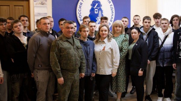 Военный комиссар брянского региона Ильфат Абзалов провел встречу со студентами