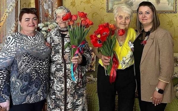 С брянском Брасово с наступающим Днем Великой Победы поздравили малолетнюю узницу и труженицу тыла