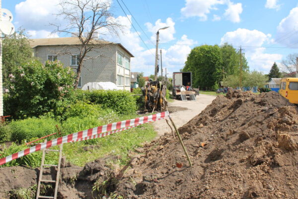 В брянских Комаричах ведется ремонт водопроводной сети