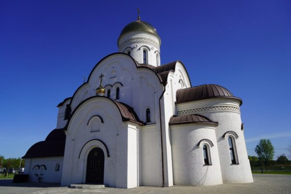 Глава Брянщины Александр Богомаз в пасхальную неделю принял участие в открытии нового храма