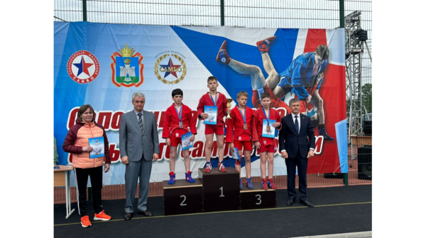 Спортсмены из Брянской области успешно выступили на турнире по самбо среди сельской молоджи