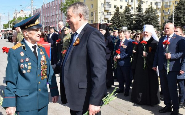 Губернатор Брянщины Александр Богомаз в День Победы поблагодарил ветеранов