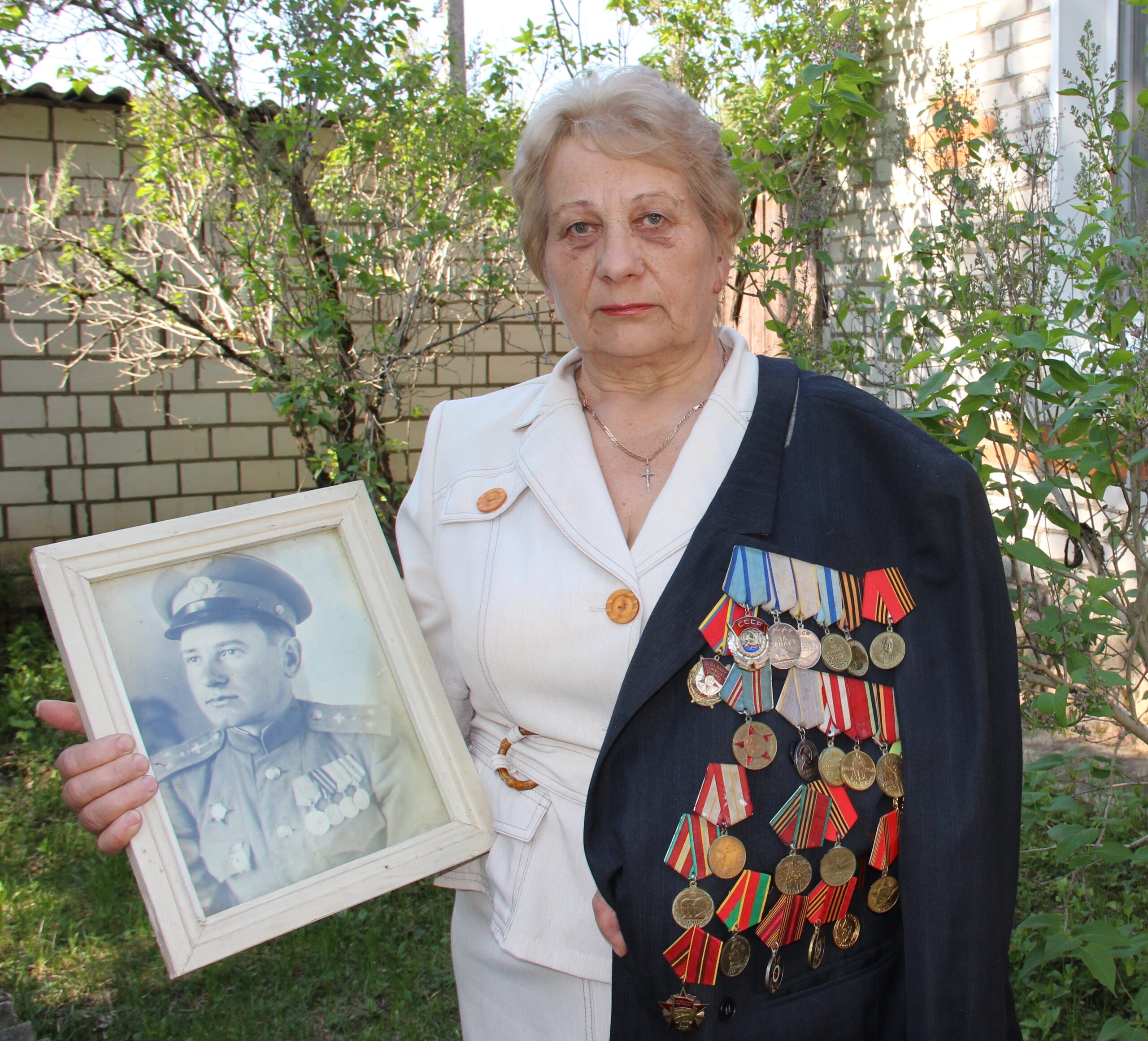 «Он всегда был для меня примером», — говорит о своем отце –ветеране войны жительница Красной Горы