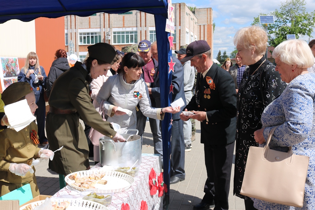 Празднование 80-й годовщины Великой Победы в брянской Красной Горе продолжается