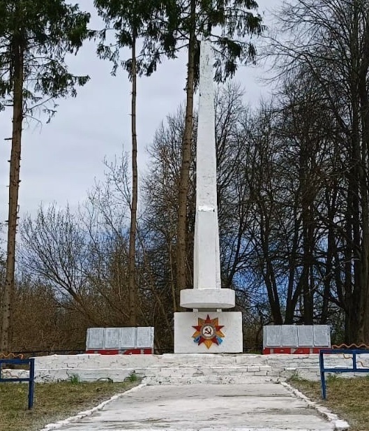 Жители села Лотаки брянской Красногорщины восстановили памятник погибшим землякам