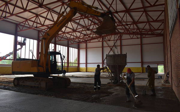 Спорткомплекс с бассейном в брянской Клетне сдадут в этом году