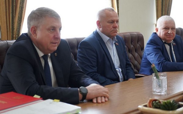 Глава Брянщины Александр Богомаз встретился с заместителем секретаря Общественной палаты РФ