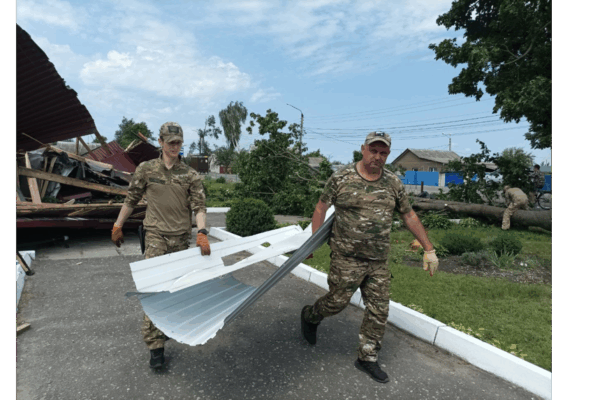 Добровольцы бригады «БАРС-Брянск» участвуют в ликвидации последствий урагана в Климово