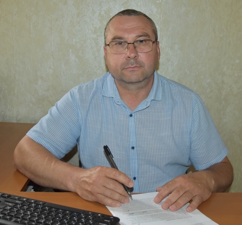 Александр Михайлович Пенчуков, и.о. главы Колюдовского сельского поселения Красногорского района Брянщины считает, что россияне героически борются за суверенитет государства