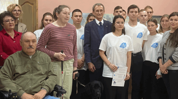 В Брянске член Центральной избирательной комиссии России Николай Левичев встретился с волонтерами