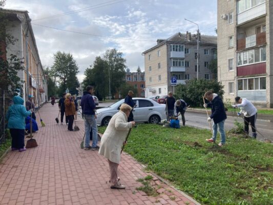 Жители Трубчевского района Брянщины присоединились к общеобластному субботнику