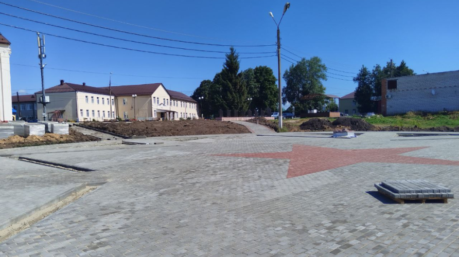 В брянских Выгоничах продолжаются работы по благоустройству парка Победы